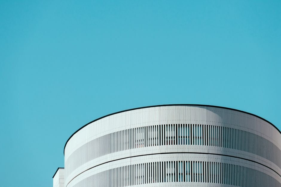 Modern building design representing top 10 universities in USA for architecture